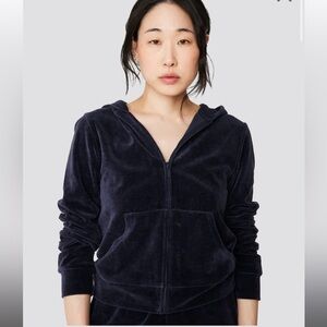 Cubus Women’s velour dark blue hoodie. Size M/L.
